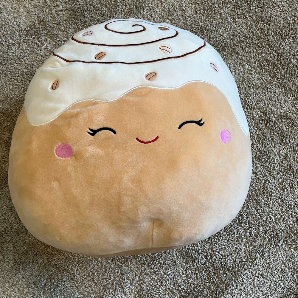 Squishmallows cinnamon bun Plush